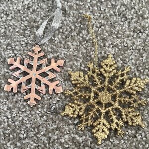 Set of 2 snowflake ornaments